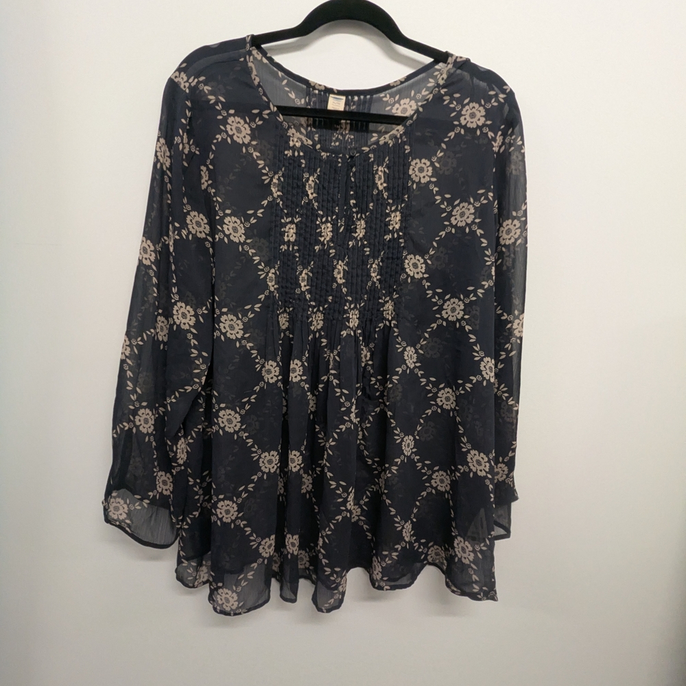 Old Navy Navy Blue and Cream Floral Tunic Top